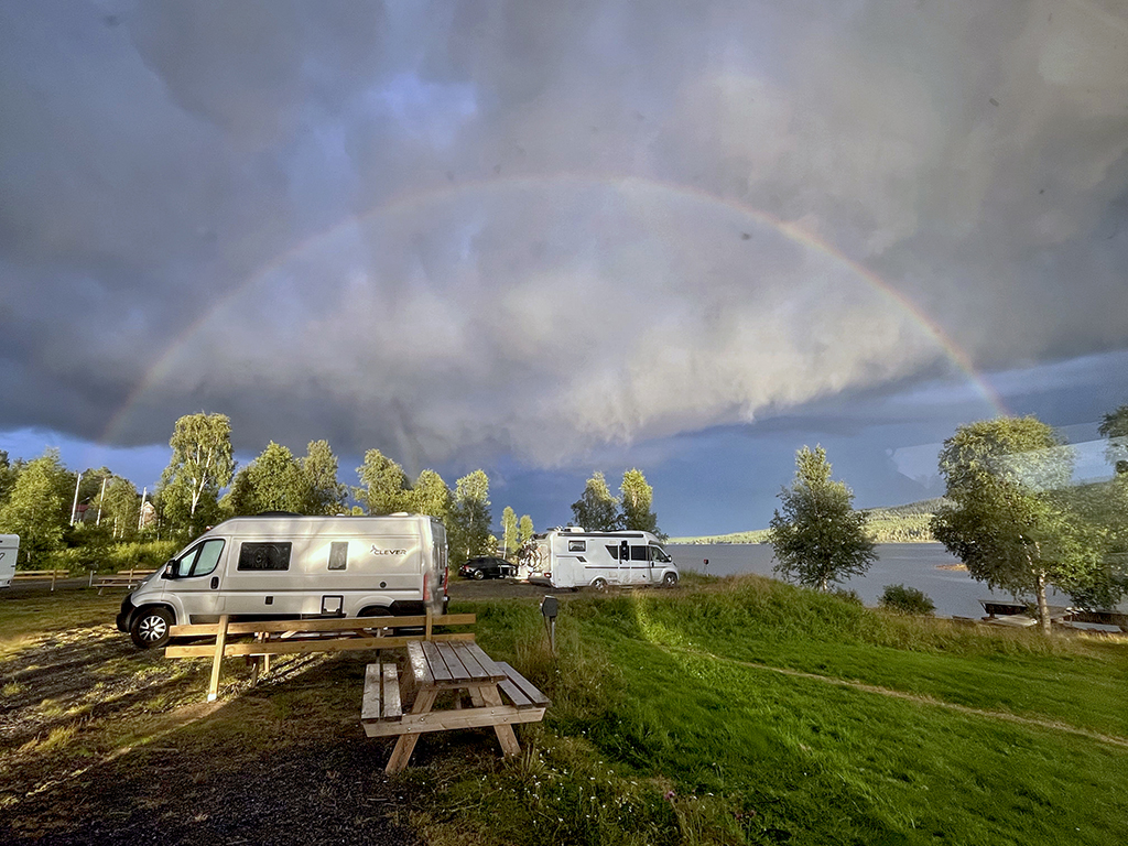 Regenbogen über Camping Lofsdalen