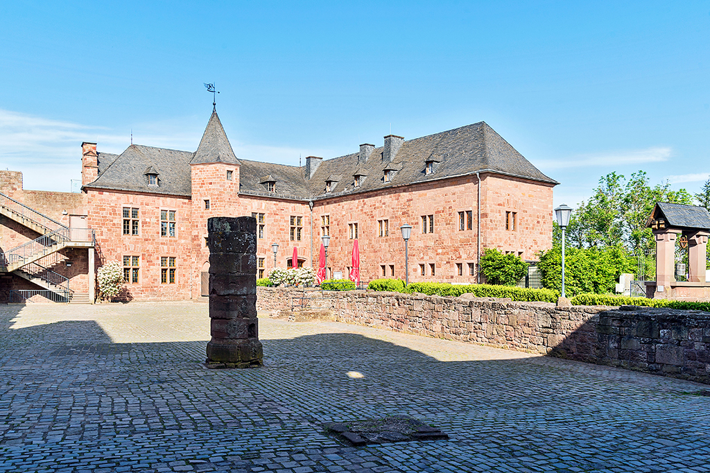 Innenhof Burg Nideggen