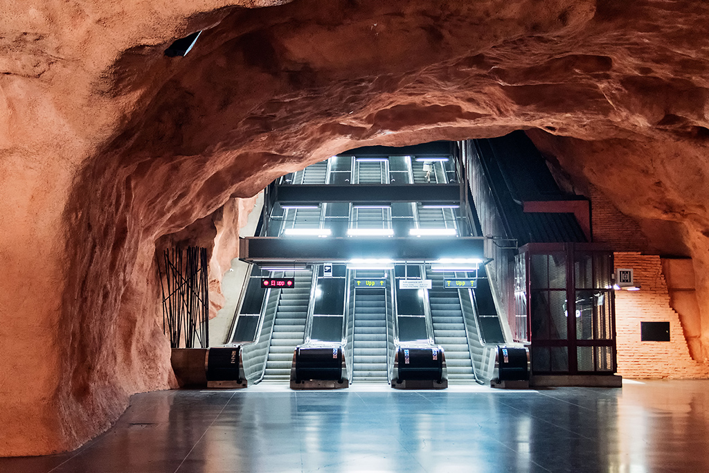 U-Bahn wie eine Grotte
