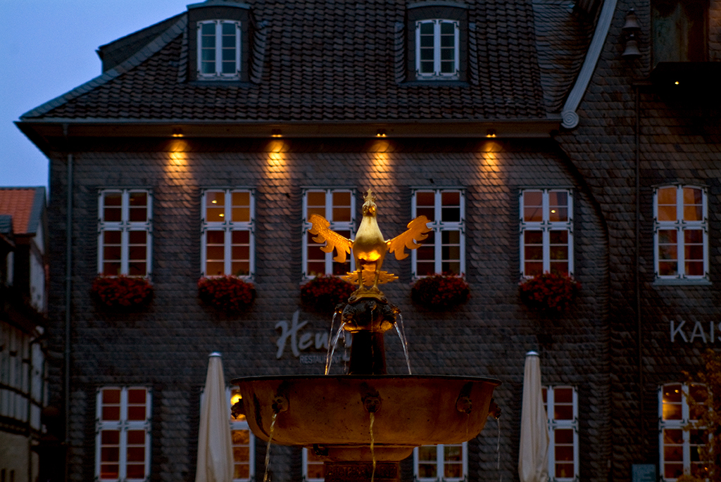 Marktbrunnen Goslar beleuchtet