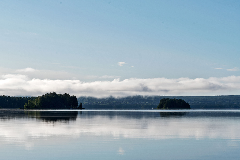 Våmåbadet - Orsasjön mit Wolken