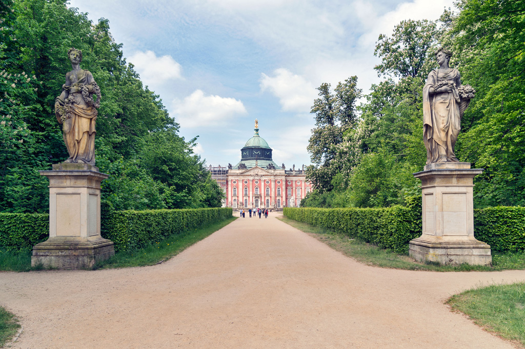 Weg zum neuen Palais in Potsdam