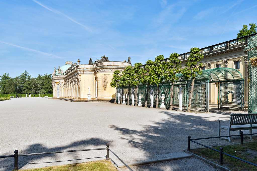 Blick vom Grab auf Schloss Sanssouci