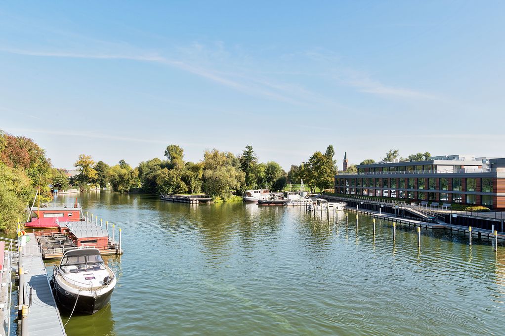 Blick von der Jahrtausendbrücke