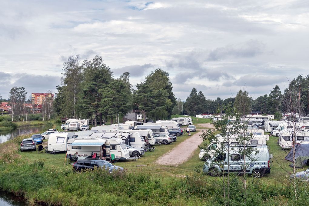 Blick über den Campingplatz Mora
