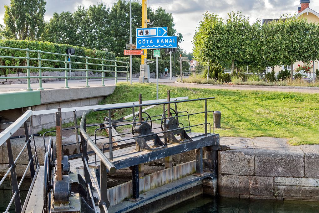 Schleuse und Brücke Borensberg