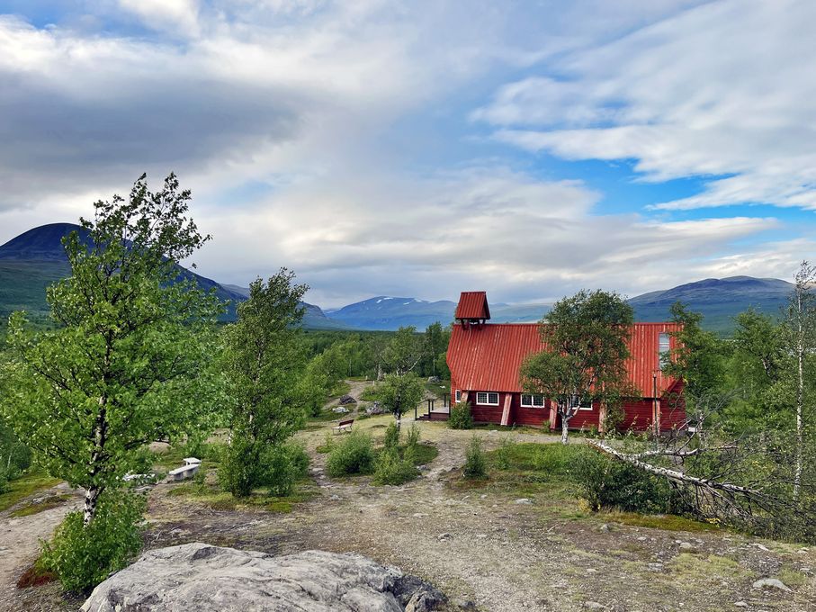 Auf dem Hügel der Kapelle