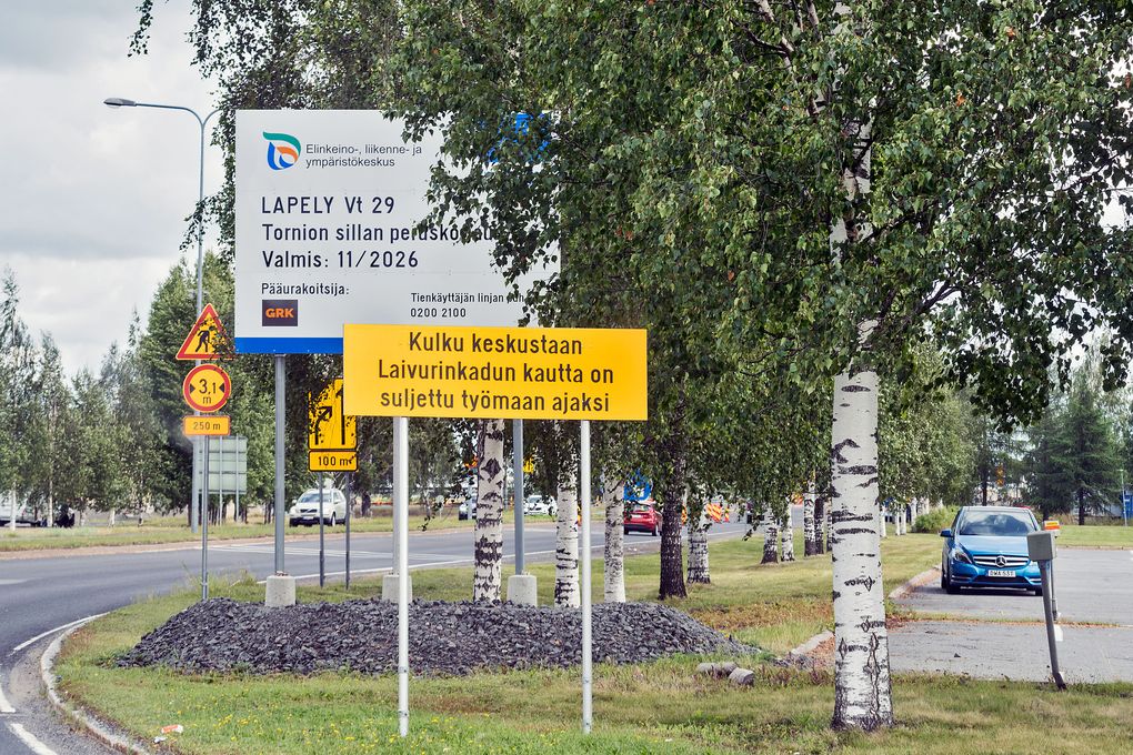 Finnisches Straßenschild