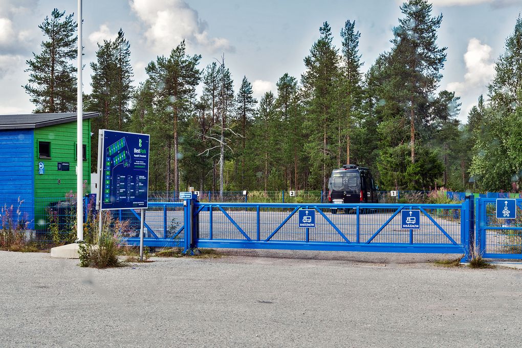 Einfahrt Wohnmobilstellplatz Weihnachtsmanndorf Rovaniemi