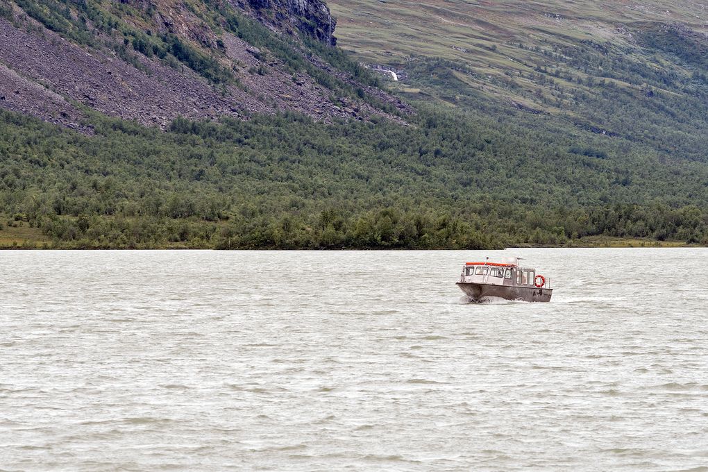 MIt dem Boot über den Ladtjojaure