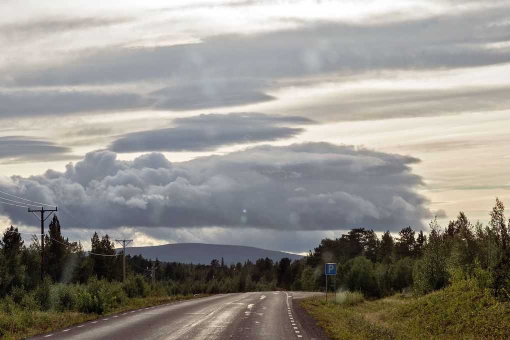 Eine dunkle Wolke Richtung Nikkaluokta