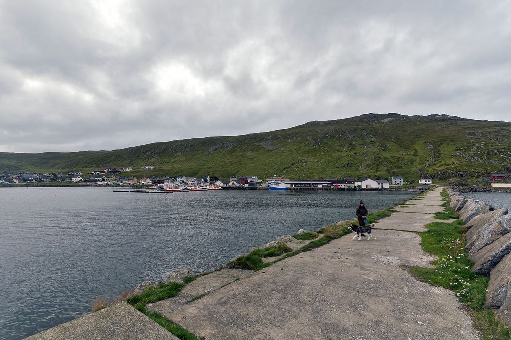 Spaziergang auf der Mole Skarsvåg