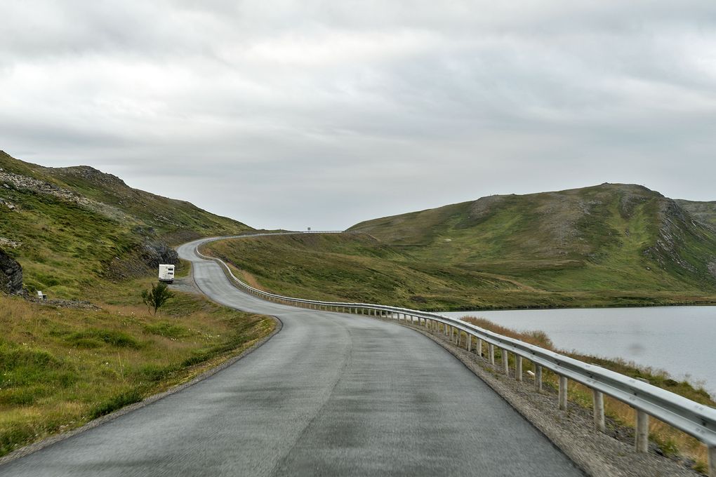 Einzige Straße von und nach Skarsvåg
