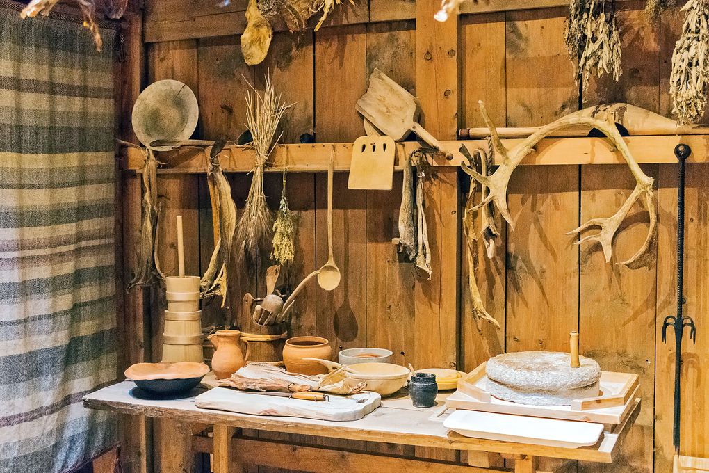 Kleine Kochecke mit Mahlstein