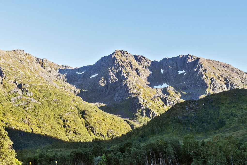 Schnee am Gullesfjord