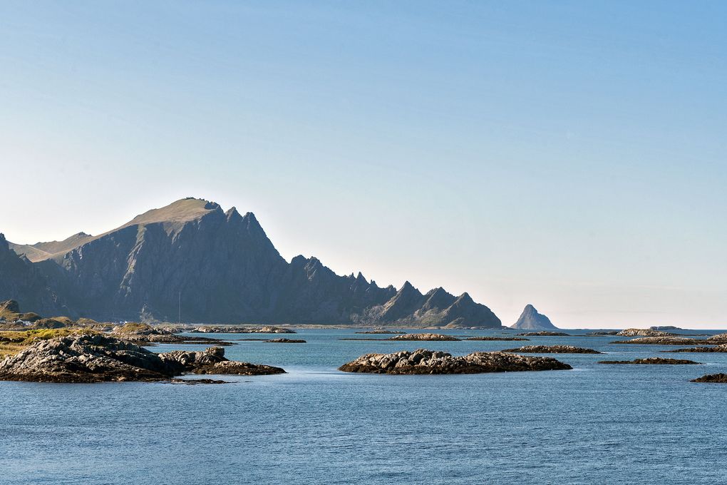 Wunderschönes Landschaft Andenes von See her